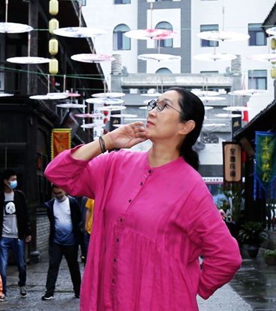 邯郸市罗兰艺术团在康庄大道一游